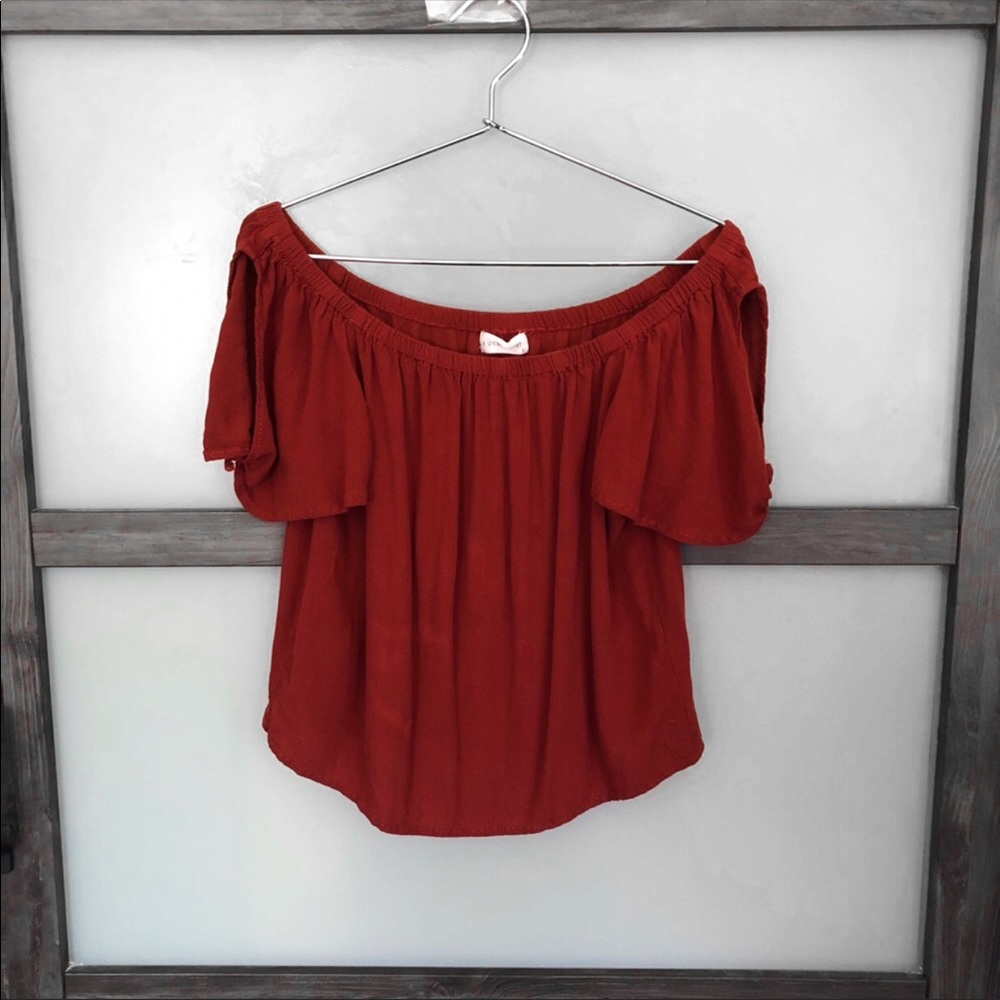 Off the shoulder top ❣️